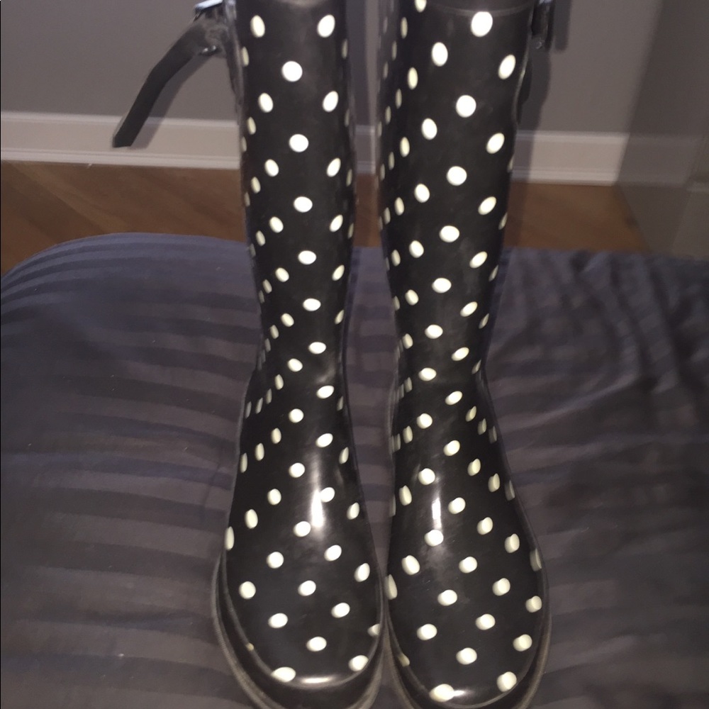 Polkadot rain boots!